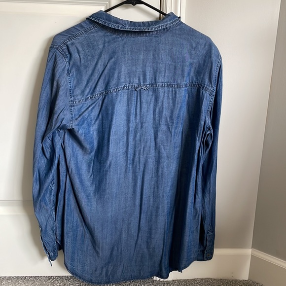 Staccato button down! - Picture 3 of 4